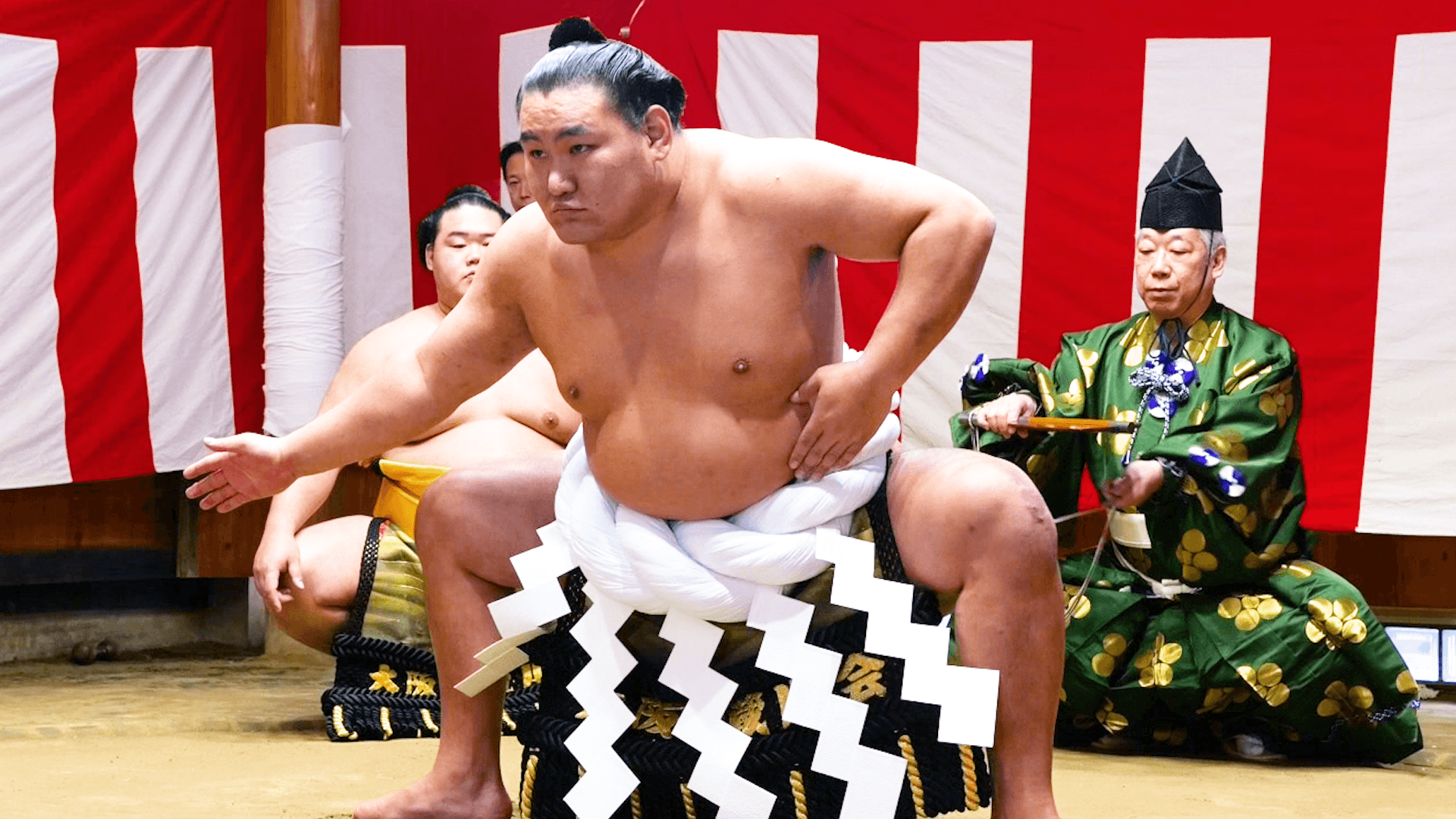 伝統的な土俵入り